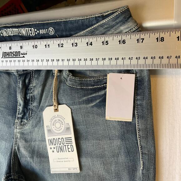 Indigo United Women Flared Jeans size 15 Blue Mid Rise Stretch Boot Cut NWT - Picture 2 of 11